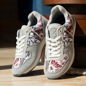 Monterey Inkkas Jogger Size 9